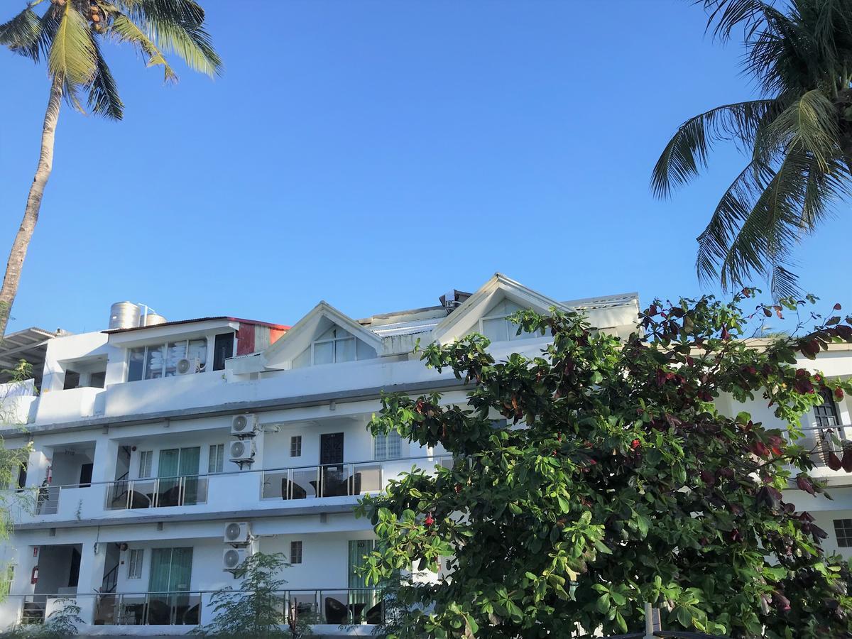 Grand Blue Beach Hotel Manoc-Manoc Exterior foto
